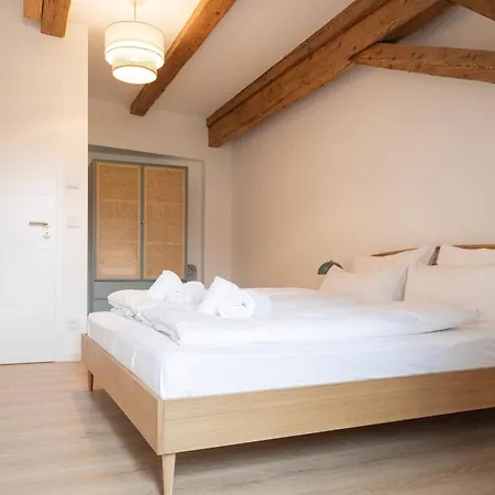 ღLiboria Das Blaue Haus